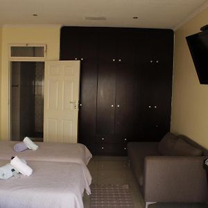 Deluxe Family Suite